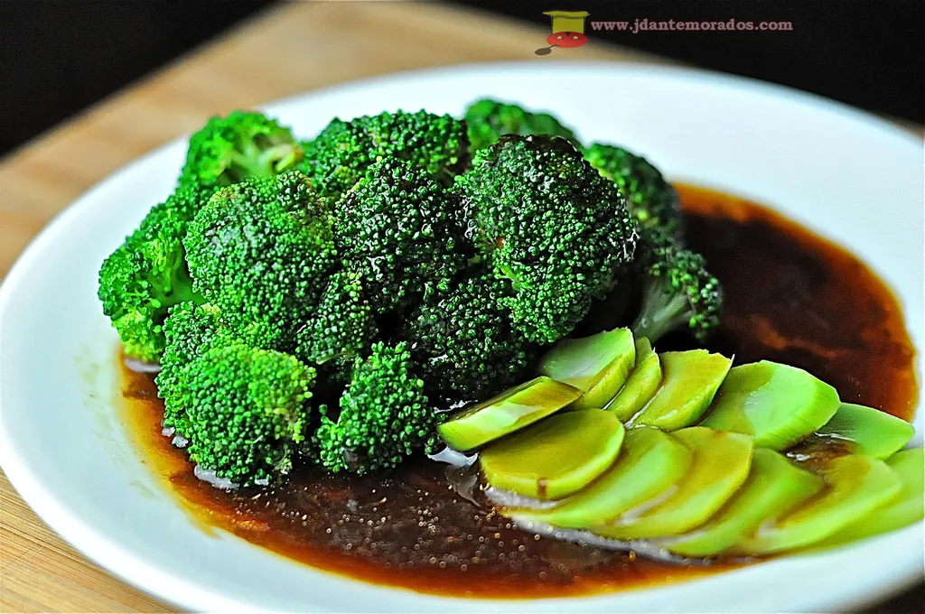 /images/restaurants/ahfat-broccoli-flower.jpg